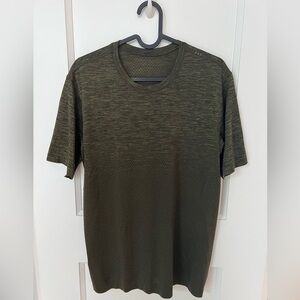 Lululemon Men’s Running Short sleeves shirt, Size M, dark green.